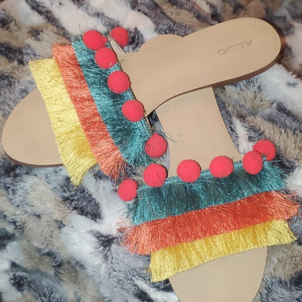 Multicolor Peppermint Pom Pom Slippers